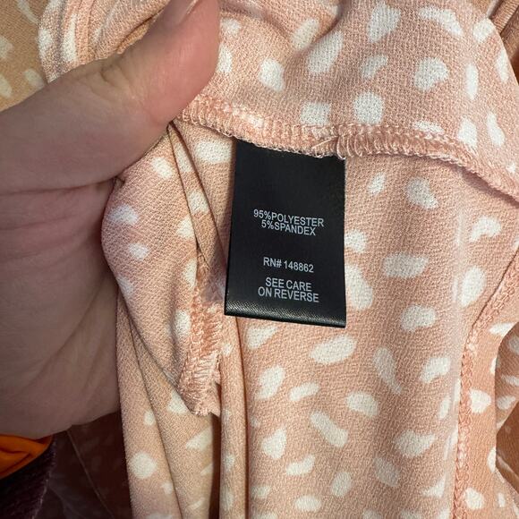 Torrid Babydoll Top Size 3 Plus Peach Pink White Abstract Polka Dot Short Sleeve - Picture 7 of 12